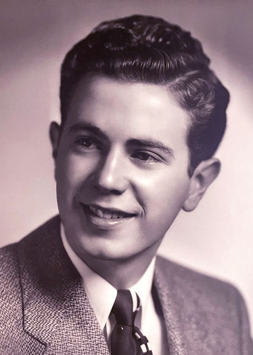 Photographic portrait of an unknown young man.