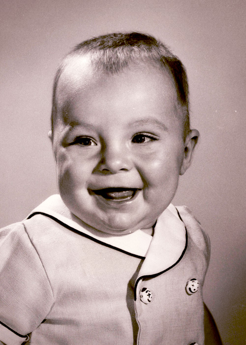 Photographic portrait of an unknown baby.