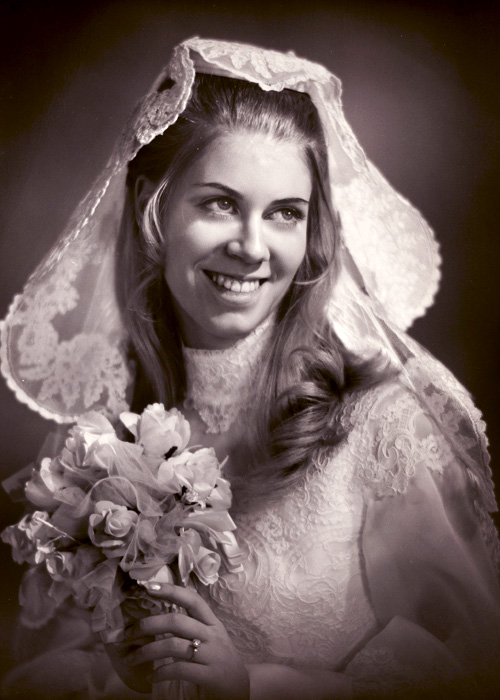 Photographic portrait of an unknown woman.