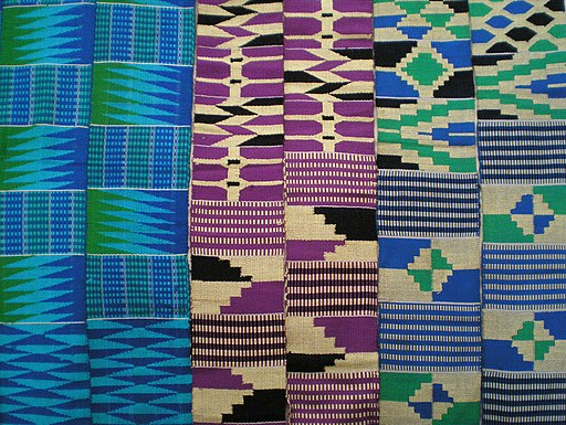Ewe kente stripe material ZSM, CC BY-SA 3.0 <https://creativecommons.org/licenses/by-sa/3.0>, via Wikimedia Commons