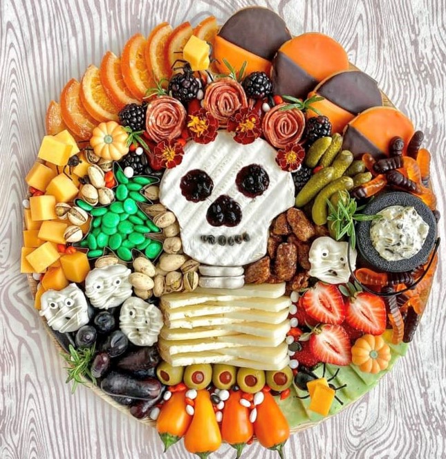 Photo of a Halloween Themed Charcuterie Board