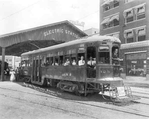 Pay-as-you-enter Street Car