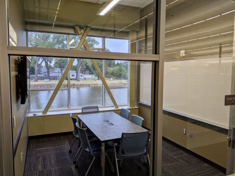 Study room at Bethany with a table and 6 chairs